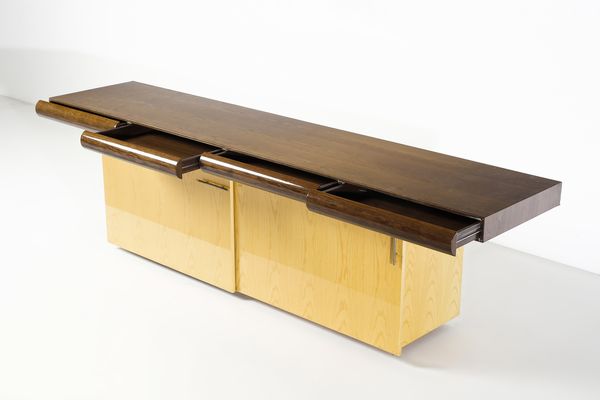 OFFREDI GIOVANNI (1927 - 2007) : attribuito. Credenza probabile produzione per Saporiti, Besnate  - Asta Asta 458 | DESIGN E ARTI DECORATIVE DEL NOVECENTO Online - Associazione Nazionale - Case d'Asta italiane