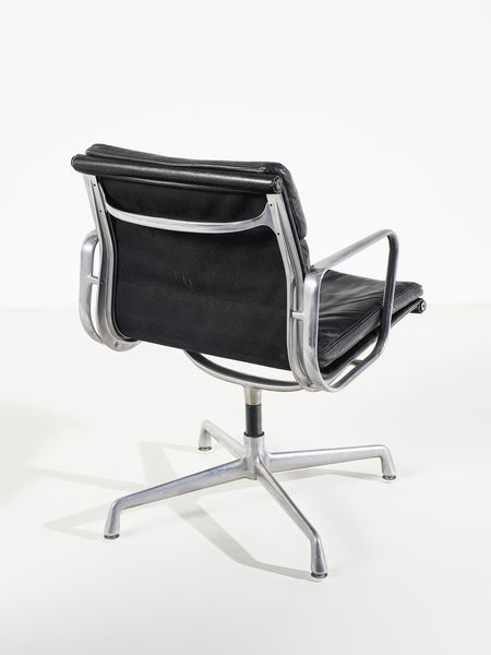 EAMES CHARLES (1907 - 1978) : Coppia di poltroncine della serie Soft Pad Group per Herman Miller, USA  - Asta Asta 458 | DESIGN E ARTI DECORATIVE DEL NOVECENTO Online - Associazione Nazionale - Case d'Asta italiane