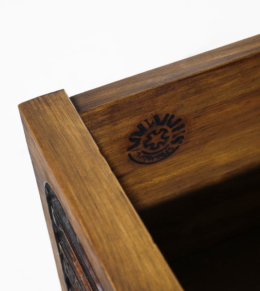 MANIFATTURA ITALIANA : Credenza a due ante e tre cassetti  - Asta Asta 458 | DESIGN E ARTI DECORATIVE DEL NOVECENTO Online - Associazione Nazionale - Case d'Asta italiane