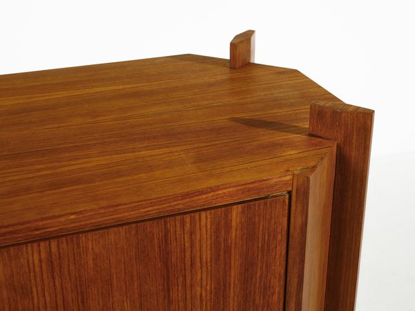 MANIFATTURA ITALIANA : Credenza a quattro ante  - Asta Asta 458 | DESIGN E ARTI DECORATIVE DEL NOVECENTO Online - Associazione Nazionale - Case d'Asta italiane