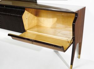 BORSANI OSVALDO (1911 - 1985) : attribuito. Buffet con specchiera per Arredamento Borsani, Varedo  - Asta Asta 458 | DESIGN E ARTI DECORATIVE DEL NOVECENTO Online - Associazione Nazionale - Case d'Asta italiane