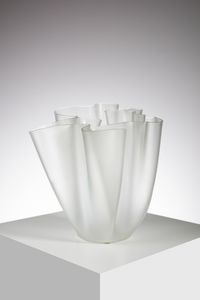 CHIESA PIETRO (1892 - 1948) - Vaso Cartoccio mod. 2029 per Fontana Arte, Milano