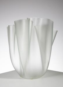 CHIESA PIETRO (1892 - 1948) : Vaso Cartoccio mod. 2029 per Fontana Arte, Milano  - Asta Asta 458 | DESIGN E ARTI DECORATIVE DEL NOVECENTO Online - Associazione Nazionale - Case d'Asta italiane