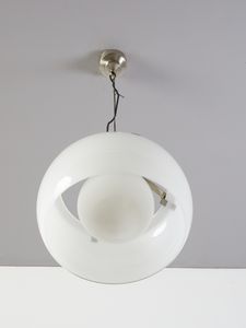 MAGISTRETTI VICO (1920 - 2006) : Coppia di lampade a sospensione della serie Omega per Artemide, Milano  - Asta Asta 458 | DESIGN E ARTI DECORATIVE DEL NOVECENTO Online - Associazione Nazionale - Case d'Asta italiane