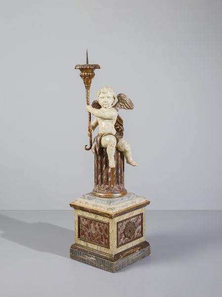 SCULTORE DEL XVIII SECOLO : Grande figura di angelo portacero su base in foggia di colonna su piedistallo quadrangolare, in legno laccato, parzialmente dorato e dipinto a imitazione del marmo  - Asta Asta 460 | ARTE ANTICA E DEL XIX SECOLO - Da una dimora veneta e altre committenze Tradizionale - Associazione Nazionale - Case d'Asta italiane