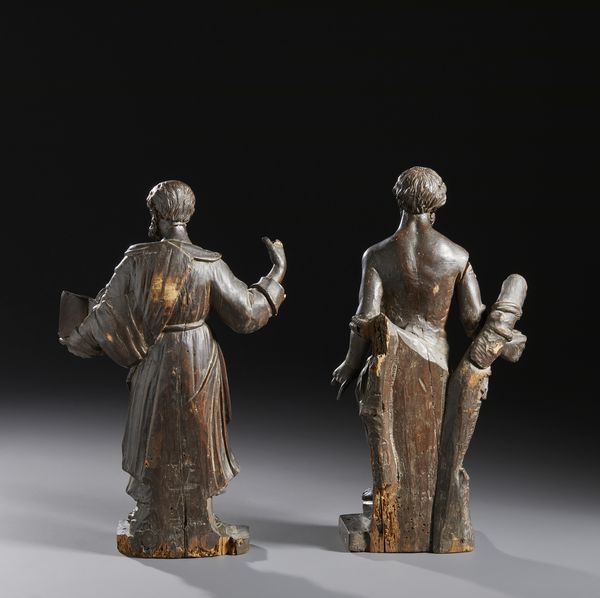 SCULTORE ITALIANO DEL XVIII SECOLO : Due sculture in legno patinato raffiguranti un Evangelista e Sant'Andrea  - Asta Asta 460 | ARTE ANTICA E DEL XIX SECOLO - Da una dimora veneta e altre committenze Tradizionale - Associazione Nazionale - Case d'Asta italiane