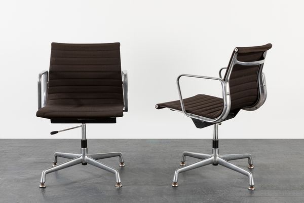 Charles & Ray Eames : Coppia di sedie da ufficio  - Asta Design e Arti Decorative - Associazione Nazionale - Case d'Asta italiane