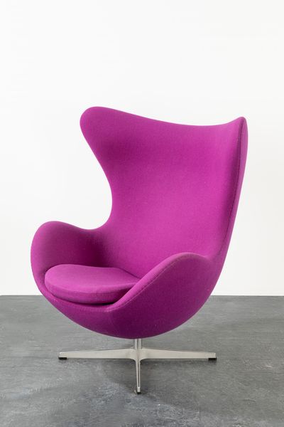 Vitra : Egg Chair  - Asta Design e Arti Decorative - Associazione Nazionale - Case d'Asta italiane