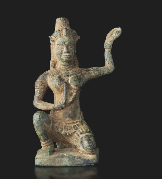 Figura di divinit in bronzo, Indonesia, XII secolo  - Asta Arte Orientale - Associazione Nazionale - Case d'Asta italiane