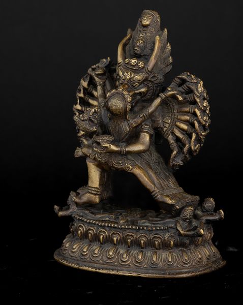 Figura di Yamantaka Vajra in bronzo su doppio fiore di loto, Tibet, XVIII - XIX secolo  - Asta Arte Orientale - Associazione Nazionale - Case d'Asta italiane