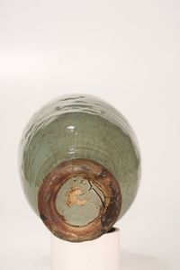 Vaso in porcellana celadon longquan a decoro floreale inciso, Cina, Dinastia Ming, XV secolo  - Asta Arte Orientale - Associazione Nazionale - Case d'Asta italiane