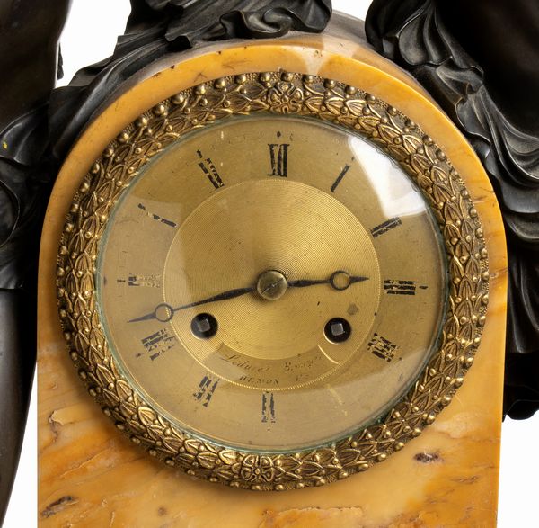 Ledure Bronzier Hémon Her : Orologio d'appoggio francese raffigurante Amore e Psiche  - Asta Mobili, Oggetti d'arte e Vetri da collezione - Associazione Nazionale - Case d'Asta italiane