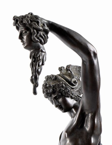 Statua francese in bronzo raffigurante Perseo, copia di Cellini  - Asta Mobili, Oggetti d'arte e Vetri da collezione - Associazione Nazionale - Case d'Asta italiane