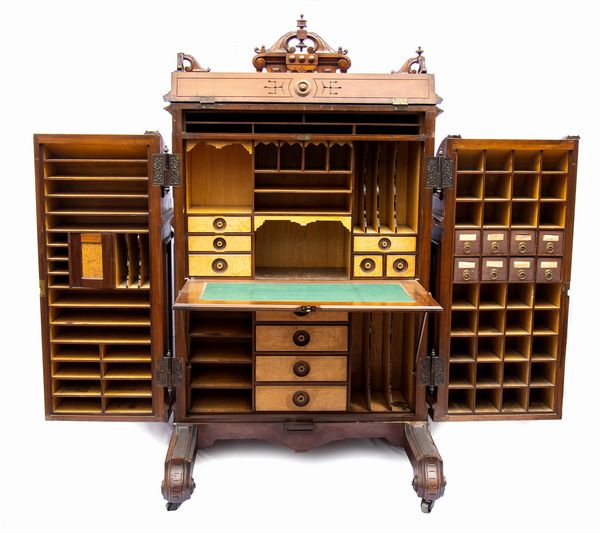 Wooton Desk americano  - Asta Mobili, Oggetti d'arte e Vetri da collezione - Associazione Nazionale - Case d'Asta italiane