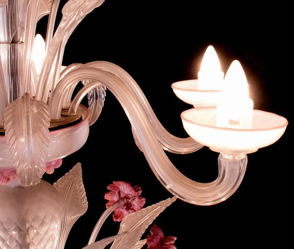 Lampadario Murano italiano color rosa  - Asta Mobili, Oggetti d'arte e Vetri da collezione - Associazione Nazionale - Case d'Asta italiane