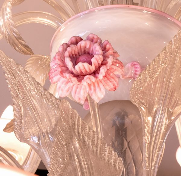 Lampadario Murano italiano color rosa  - Asta Mobili, Oggetti d'arte e Vetri da collezione - Associazione Nazionale - Case d'Asta italiane