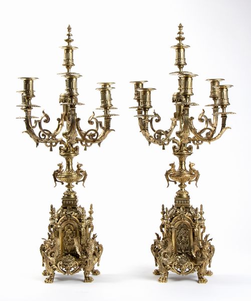 Coppia di candelabri francesi in bronzo dorato  - Asta Mobili, Oggetti d'arte e Vetri da collezione - Associazione Nazionale - Case d'Asta italiane