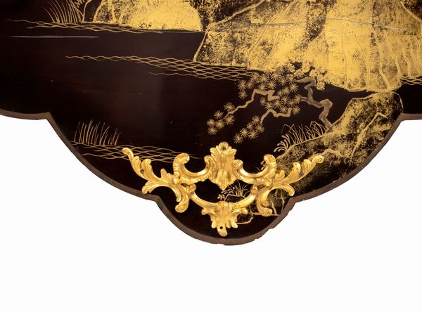 Comò francese dipinto e laccato a chinoiserie  - Asta Mobili, Oggetti d'arte e Vetri da collezione - Associazione Nazionale - Case d'Asta italiane