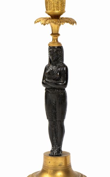 Coppia di lampade francesi in bronzo Retour d'Egypte  - Asta Mobili, Oggetti d'arte e Vetri da collezione - Associazione Nazionale - Case d'Asta italiane