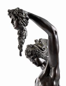 Statua francese in bronzo raffigurante Perseo, copia di Cellini  - Asta Mobili, Oggetti d'arte e Vetri da collezione - Associazione Nazionale - Case d'Asta italiane