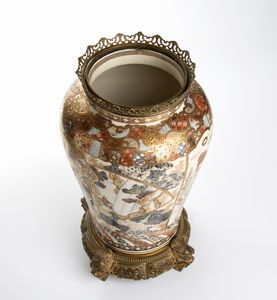 Vaso giapponese Satsuma montato su bronzo francese  - Asta Mobili, Oggetti d'arte e Vetri da collezione - Associazione Nazionale - Case d'Asta italiane