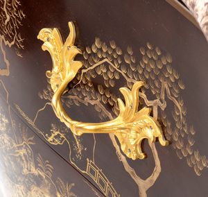 Comò francese dipinto e laccato a chinoiserie  - Asta Mobili, Oggetti d'arte e Vetri da collezione - Associazione Nazionale - Case d'Asta italiane