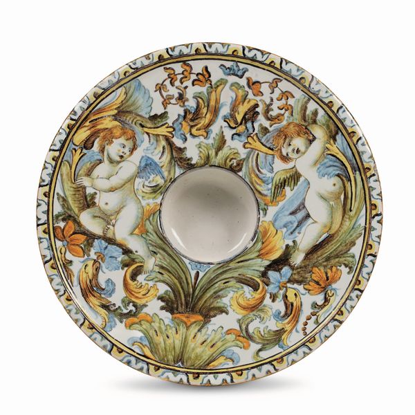 Piattino per tazza<BR>Castelli, bottega Grue, 17001725 circa<BR>  - Asta Maioliche e Porcellane da Collezione - Associazione Nazionale - Case d'Asta italiane