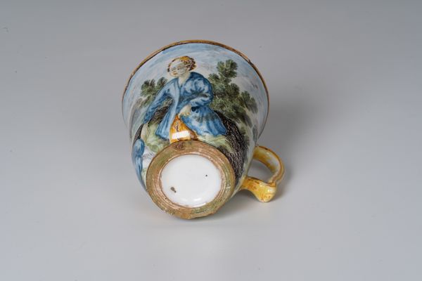 Tazza<BR>Castelli, bottega dei Gentili, 1780 circa<BR>  - Asta Maioliche e Porcellane da Collezione - Associazione Nazionale - Case d'Asta italiane