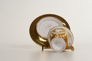 Tazza con piattino<BR>Parigi, Manifattura Lebon-Halley, 1818-1822<BR>  - Asta Maioliche e Porcellane da Collezione - Associazione Nazionale - Case d'Asta italiane