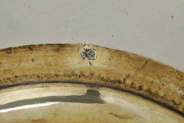 Tazza da puerpera vermeille. Marchi per Parigi in uso dal 1819 al 1838 e marchio di ricontrollo per la citt di Napoli in uso dal 1824 al 1832  - Asta Argenti da collezione | Antichi - Associazione Nazionale - Case d'Asta italiane