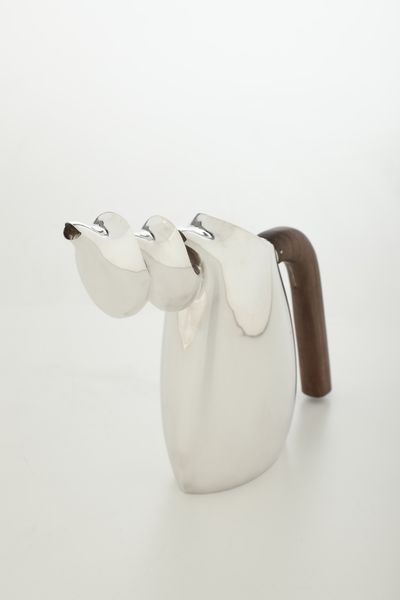 Brocca modello Trebok. Argenteria artistica milanese del XXI secolo. Designer Gabriele De Vecchi, 2001. Serie Slow drink collection  - Asta Argenti da collezione | XX secolo - Associazione Nazionale - Case d'Asta italiane