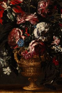 Mario Nuzzi detto Mario dei Fiori : Natura morta con fiori in vaso istoriato  - Asta Old Masters - Associazione Nazionale - Case d'Asta italiane