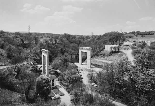 John Davies : New Bridge, Merthyr Tydfil  - Asta Fotografia: Under 1K - Associazione Nazionale - Case d'Asta italiane