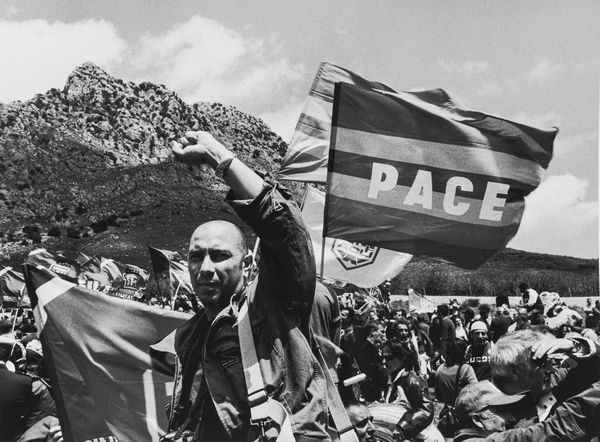 Gianni Berengo Gardin : Dalla serie Portella della Ginestra  - Asta Fotografia: Under 1K - Associazione Nazionale - Case d'Asta italiane