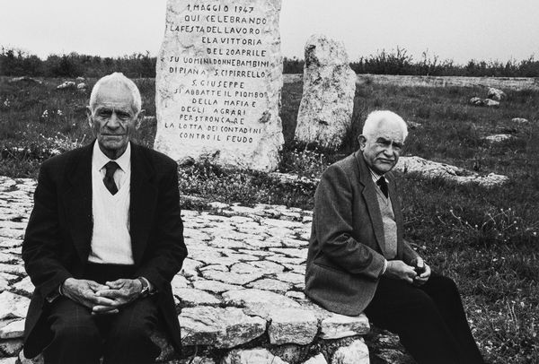 Gianni Berengo Gardin : Dalla serie Portella della Ginestra  - Asta Fotografia: Under 1K - Associazione Nazionale - Case d'Asta italiane