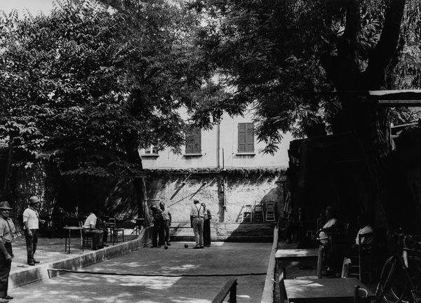 PAOLO MONTI : Gioco delle bocce nel centro storico di Forlì  - Asta Fotografia: Under 1K - Associazione Nazionale - Case d'Asta italiane