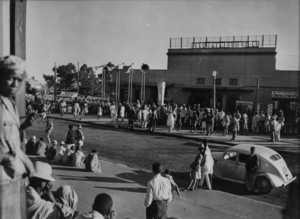 George Rodger : Cinema Ethiopia  - Asta Fotografia: Under 1K - Associazione Nazionale - Case d'Asta italiane