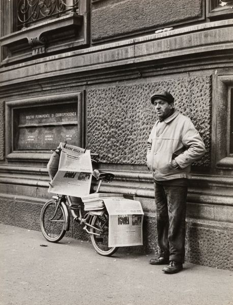 Virgilio Carnisio : Via Cordusio angolo Via Santa Maria Segreta, Milano  - Asta Fotografia: Under 1K - Associazione Nazionale - Case d'Asta italiane