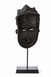 Maschera Dan Bassa autentica di ottima qualit con intensi segni di usura.  Liberia, XIX secolo.  - Asta Asta 464 | WUNDERKAMMER, CURIOSITIES & ETNOGRAFICA - GENIUS & ART Online - Associazione Nazionale - Case d'Asta italiane