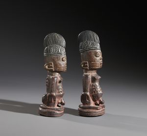 Coppia di gemelli Ibeji.Yoruba, Nigeria.  - Asta Asta 464 | WUNDERKAMMER, CURIOSITIES & ETNOGRAFICA - GENIUS & ART Online - Associazione Nazionale - Case d'Asta italiane