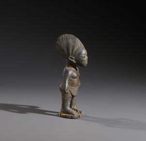 Scultura gemello Ibeji singola. Yoruba - Nigeria.  - Asta Asta 464 | WUNDERKAMMER, CURIOSITIES & ETNOGRAFICA - GENIUS & ART Online - Associazione Nazionale - Case d'Asta italiane