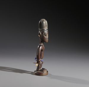 Scultura gemello Ibeji singola. Yoruba - Nigeria.  - Asta Asta 464 | WUNDERKAMMER, CURIOSITIES & ETNOGRAFICA - GENIUS & ART Online - Associazione Nazionale - Case d'Asta italiane