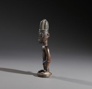 Scultura gemello Ibeji singola. Yoruba - Nigeria.  - Asta Asta 464 | WUNDERKAMMER, CURIOSITIES & ETNOGRAFICA - GENIUS & ART Online - Associazione Nazionale - Case d'Asta italiane