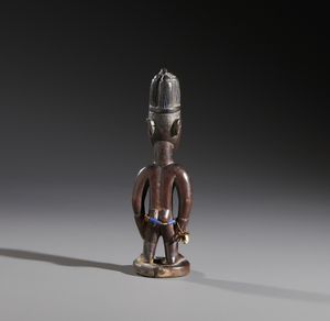 Scultura gemello Ibeji singola. Yoruba - Nigeria.  - Asta Asta 464 | WUNDERKAMMER, CURIOSITIES & ETNOGRAFICA - GENIUS & ART Online - Associazione Nazionale - Case d'Asta italiane