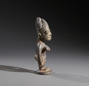 Scultura gemello Ibeji singola. Yoruba - Nigeria.  - Asta Asta 464 | WUNDERKAMMER, CURIOSITIES & ETNOGRAFICA - GENIUS & ART Online - Associazione Nazionale - Case d'Asta italiane