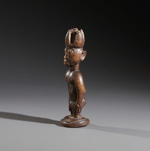 Scultura gemello Ibeji singola. Yoruba - Nigeria.  - Asta Asta 464 | WUNDERKAMMER, CURIOSITIES & ETNOGRAFICA - GENIUS & ART Online - Associazione Nazionale - Case d'Asta italiane