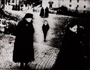 Mario Giacomelli : Il bambino di Scanno  - Asta Fotografia - Associazione Nazionale - Case d'Asta italiane