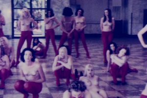 Vanessa Beecroft : VB 40: Museum of Contemporary Art, Sydney, Australia<BR> Performance vb40.068.vb.pol  - Asta Fotografia - Associazione Nazionale - Case d'Asta italiane