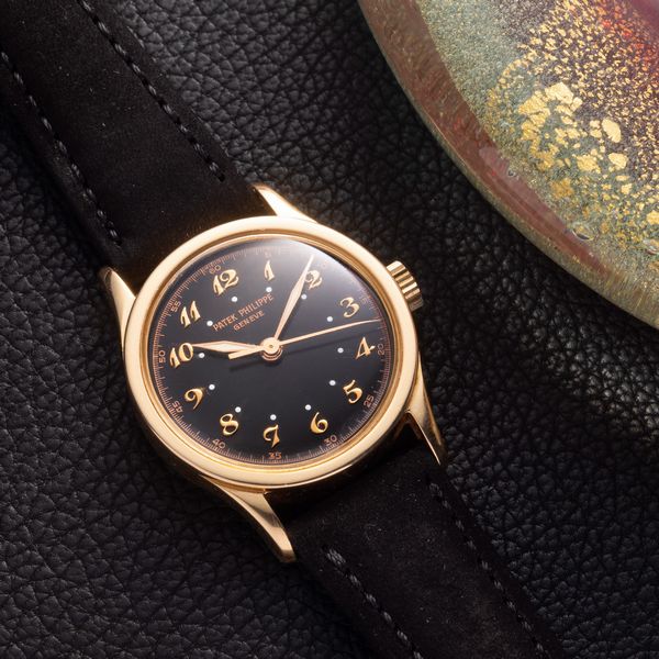 PATEK PHILIPPE : Raro ed affascinante Calatrava ref 2555 in oro rosa 18k, secondi centrali quadrante nero numeri Breguet applicati con Estratto d'Archivio  - Asta Orologi da Polso - Associazione Nazionale - Case d'Asta italiane