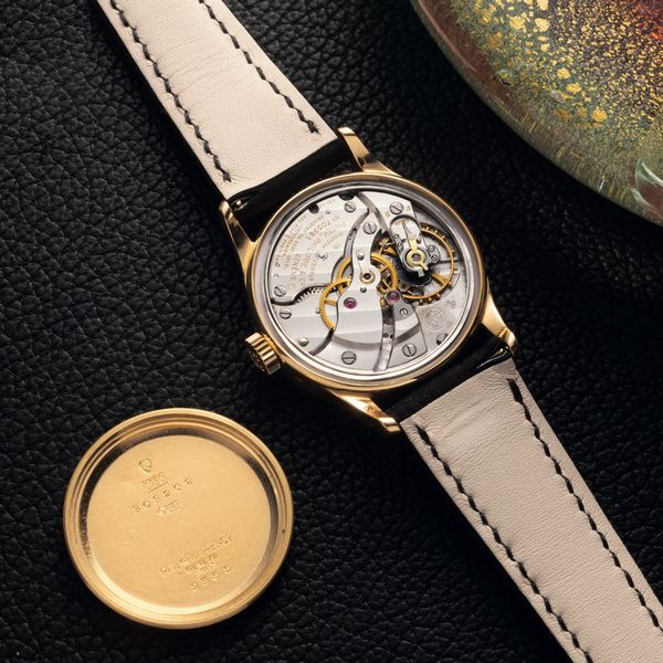 PATEK PHILIPPE : Raro ed affascinante Calatrava ref 2555 in oro rosa 18k, secondi centrali quadrante nero numeri Breguet applicati con Estratto d'Archivio  - Asta Orologi da Polso - Associazione Nazionale - Case d'Asta italiane